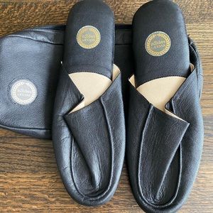 Insiders by Evans black leather travel slippers